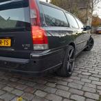 Volvo V70 2.4 140pk 2002, Auto's, Volvo, Voorwielaandrijving, Stof, Metallic lak, Zwart