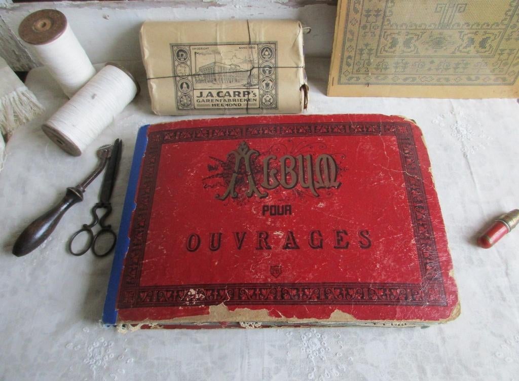 antiek kantmonster album 19e eeuws *Marries*, Verzenden