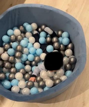 Ballenbak blauw met ballen - Nieuw! beschikbaar voor biedingen