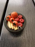 Groenten en fruit in houten bak voor poppenhuis enz, Decoratie, Ophalen of Verzenden, Zo goed als nieuw