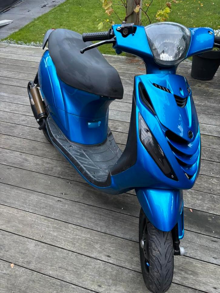Piaggio zip 70cc 2t Hoogtoerig, Fietsen en Brommers, Scooters | Piaggio, Zo goed als nieuw, Zip, Tweetakt, Ophalen