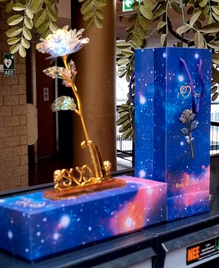 Galaxy Rose' of '24K Gold Foil Rose, Sieraden, Tassen en Uiterlijk, Tassen | Schoudertassen, Nieuw, Roze, Ophalen of Verzenden