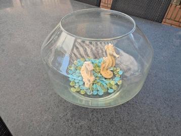 Grote stolp van glas beschikbaar voor biedingen