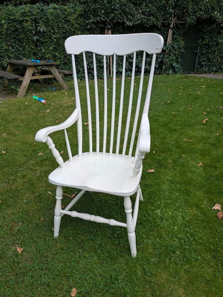 Witte stoel, fijn om in te lezen of voor babykamer, Huis en Inrichting, Stoelen, Gebruikt, Eén, Hout, Wit, Ophalen