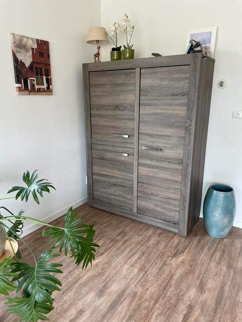 Houten Woonkamerkast 170x130x50 cm - met houtnerf look, Huis en Inrichting, Kasten | Wandmeubels, Zo goed als nieuw, 150 tot 200 cm