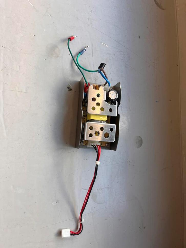 11x 24VDC Voedingen 2A - Getest, Hobby en Vrije tijd, Elektronica-componenten, Nieuw, Ophalen of Verzenden