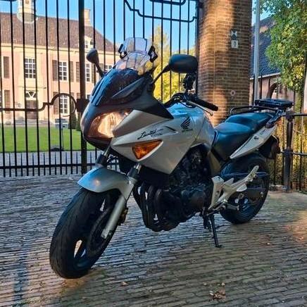 Mooie Honda CBF600 4-cilinder.  Topper + extra's!, Motoren, Motoren | Honda, Particulier, Toermotor, meer dan 35 kW, 4 cilinders