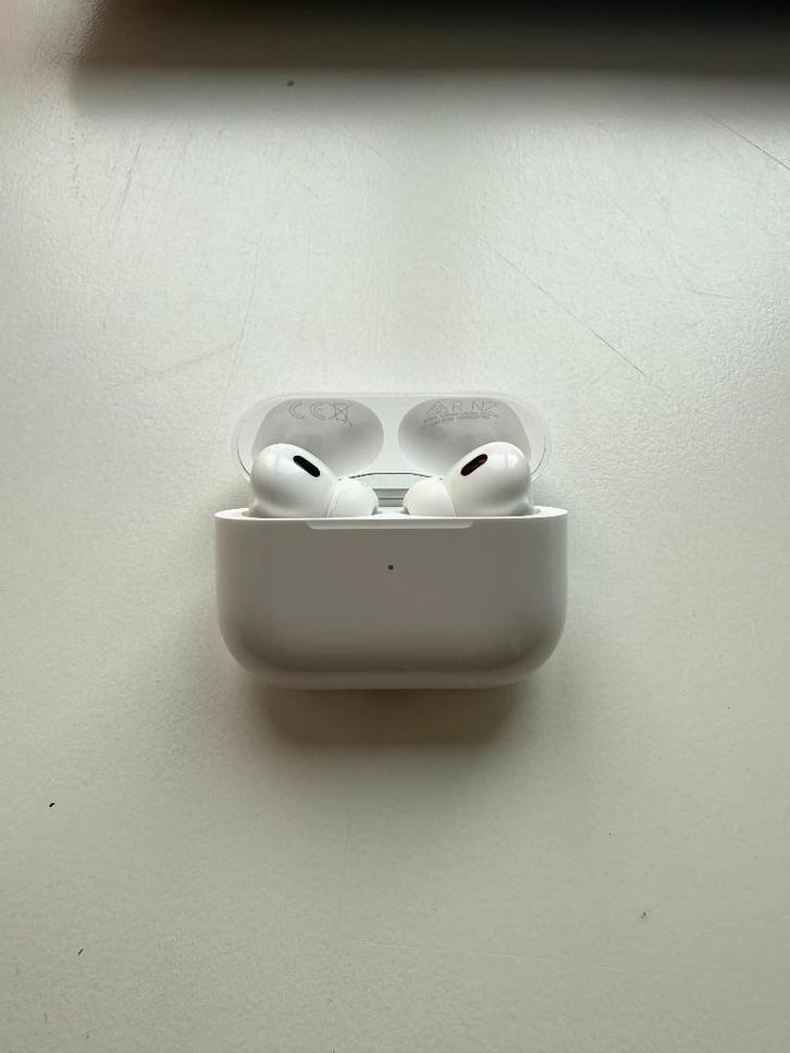 AirPods Pro 2 met nieuw USB-C oplaaddoosje, Telecommunicatie, Mobiele telefoons | Oordopjes, Zo goed als nieuw, In gehoorgang (in-ear)