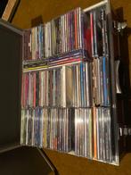 Te koop: 21 aluminium koffers en tas met cd’s/cd singles, Ophalen, Gebruikt