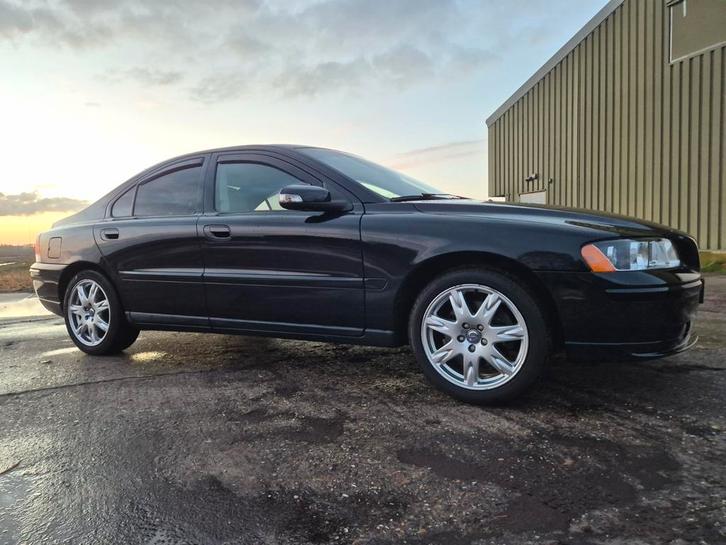 Volvo S60 2.0T – Youngtimer  Goed onderhouden, Auto's, Volvo, Particulier, S60, ABS, Airbags, Airconditioning, Alarm, Boordcomputer