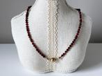 Handgeknoopte Granaatjes Ketting met Gouden Bolslotje, Ophalen of Verzenden, Goud, Ketting