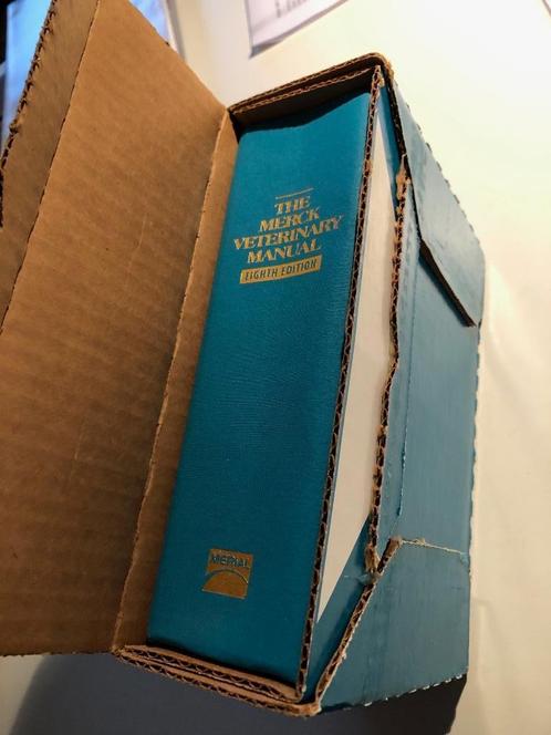 The Merck Veterinary Manual, 8th Edition, Boeken, Studieboeken en Cursussen, Zo goed als nieuw, HBO, Ophalen of Verzenden