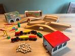 Diversen Micki houten treinbaan + tunnel + div bruggen, Ophalen of Verzenden, Gebruikt