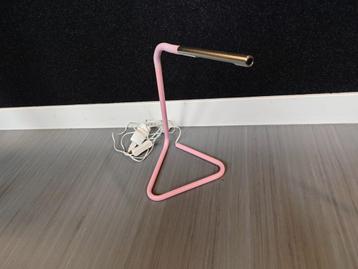 IKEA Hårte LED bureaulamp roze beschikbaar voor biedingen