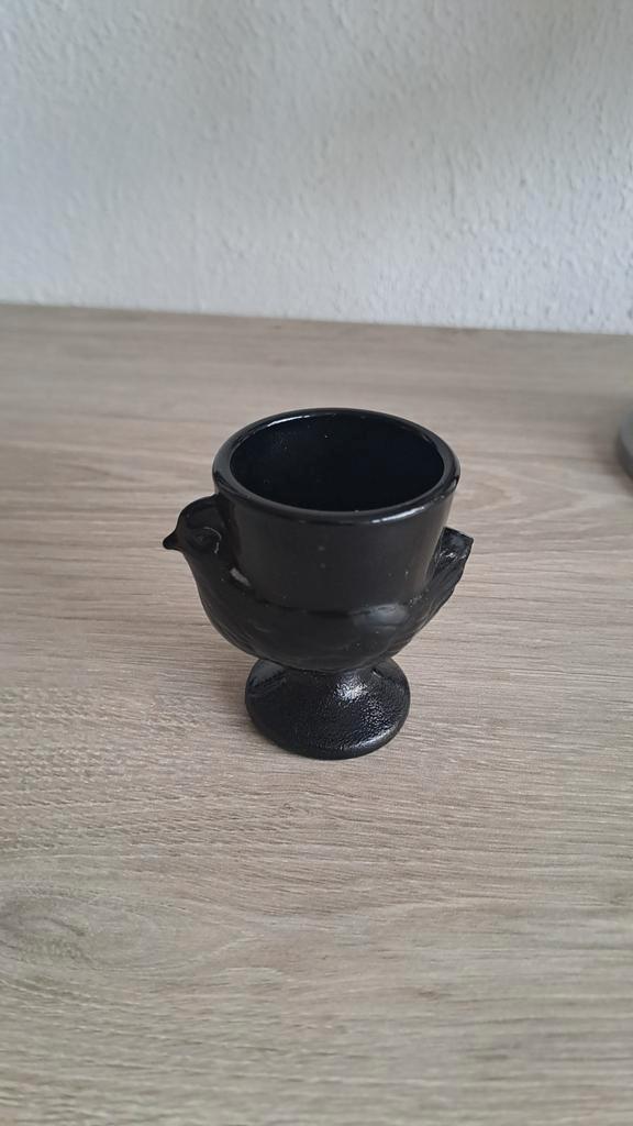 Vintage Luminarc Zwart Melkglas Eierdop Kip, Antiek en Kunst, Antiek | Servies los, Ophalen of Verzenden