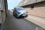 Toyota Aygo 1.0 VVT-i x-play (bj 2022), Handgeschakeld, Zilver of Grijs, 998 cc, Benzine