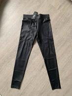 Legging zwart glans leather look, Kleding | Dames, Leggings, Maillots en Panty's, Nieuw, Maat 40/42 (M), Ophalen of Verzenden