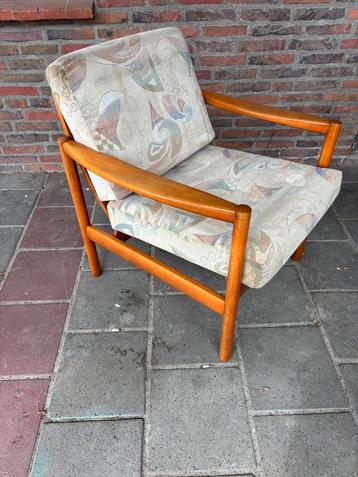 Vintage jaren 60 stoel fauteuil beschikbaar voor biedingen
