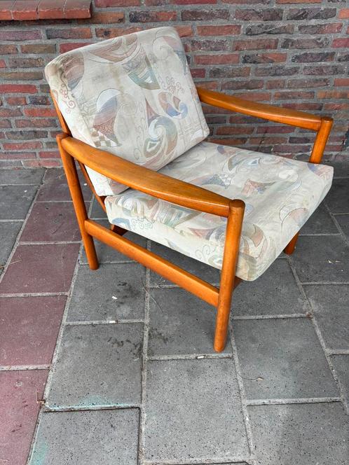 Vintage jaren 60 stoel fauteuil, Huis en Inrichting, Fauteuils, Gebruikt, Hout, Stof, Overige materialen, Ophalen