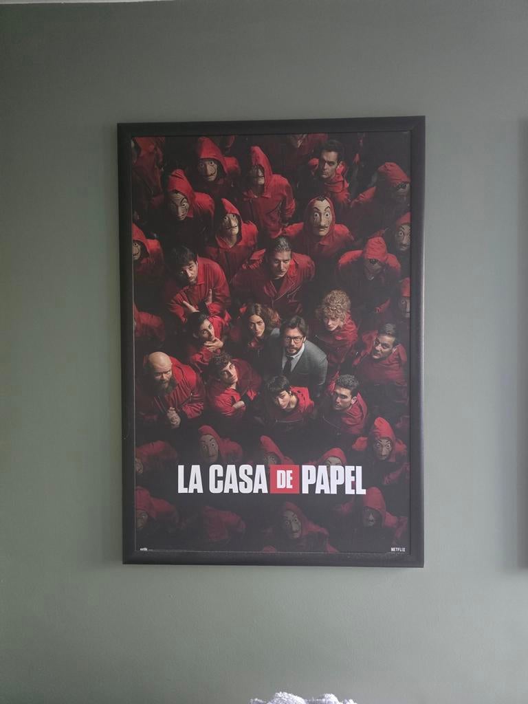 La Casa de Papel Poster 61x91.5cm met lijst, Huis en Inrichting, Overige materialen, Ophalen of Verzenden, Zo goed als nieuw, 75 cm of meer