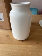 Witte vaas, Overige kleuren, Aardewerk of Porselein, Ophalen of Verzenden, Zo goed als nieuw