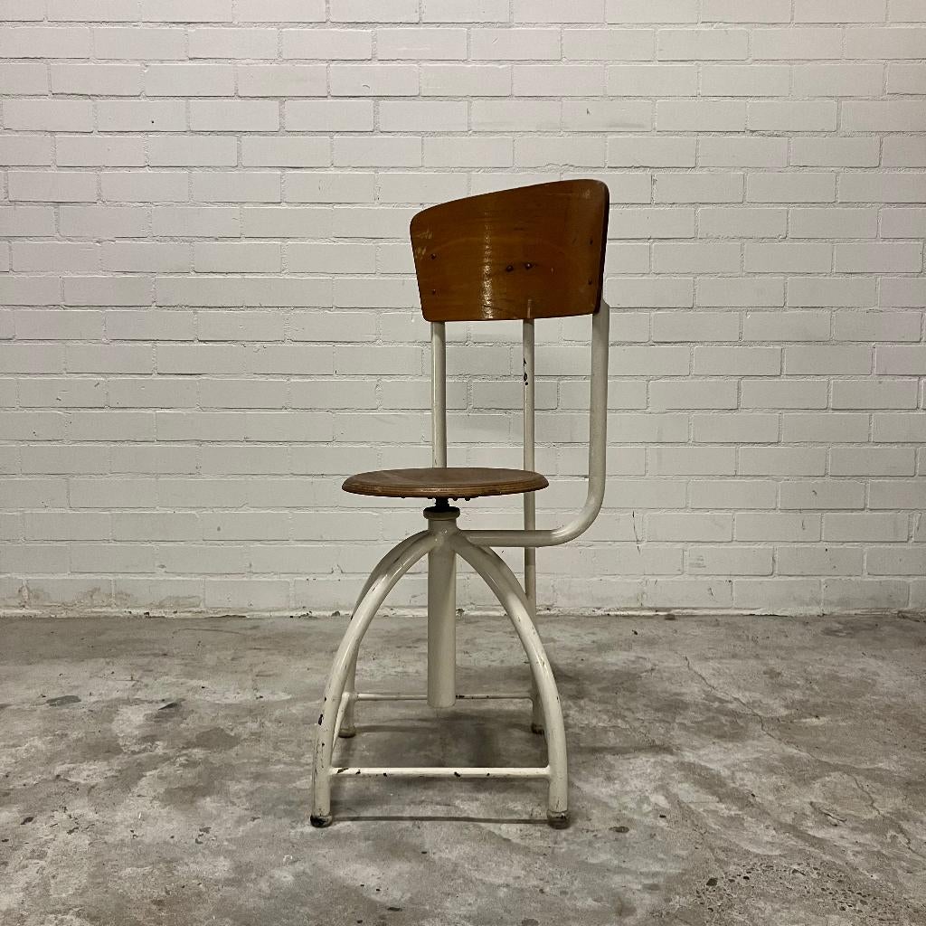 Oude vintage industriele stoel werkstoel arts, Huis en Inrichting, Stoelen, Ophalen, Gebruikt, Bruin, Vijf, Zes of meer stoelen