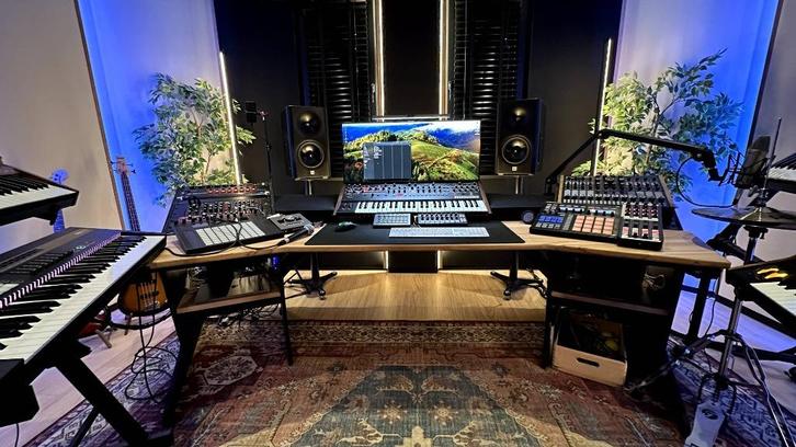 Studio Desk incl 19 inch racks / Thomann Exclusive Desk, Huis en Inrichting, Bureaus, Gebruikt, Bureau, Ophalen