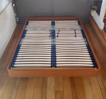 Prachtig bed, kersenhout, 200x160cm beschikbaar voor biedingen