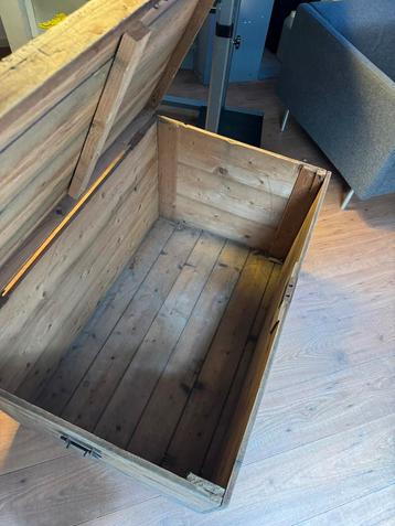 3 vintage houten kisten / dekselkisten – authentiek beschikbaar voor biedingen