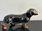 Oud porselein beeldje teckel hondje 15/8 cm, Gebruikt, Ophalen of Verzenden