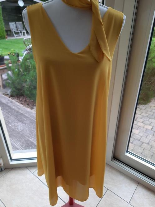 Charmante jurk van COP. COPINES  / M, Kleding | Dames, Jurken, Zo goed als nieuw, Maat 38/40 (M), Geel, Knielengte, Ophalen of Verzenden
