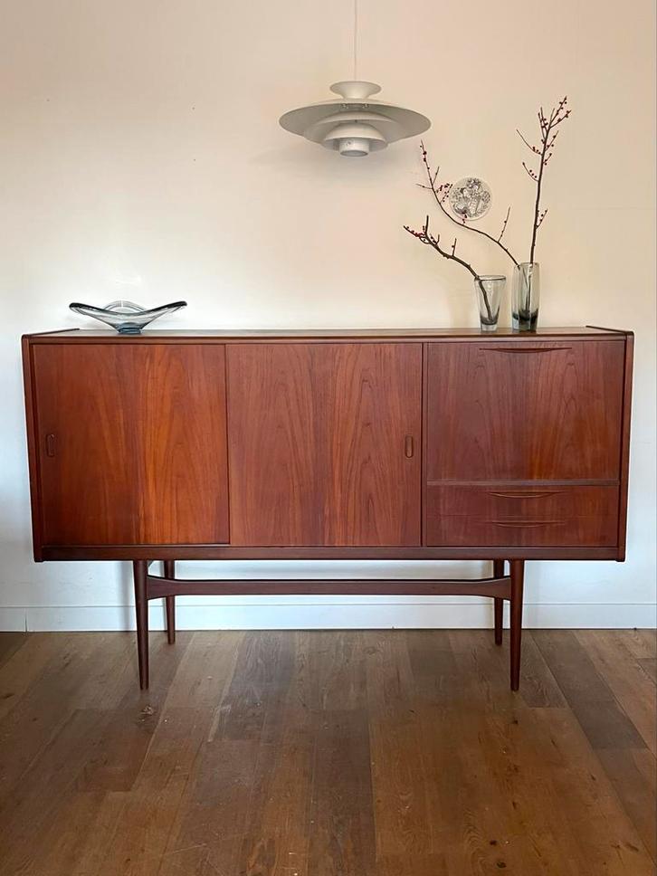 Deense Houten Kast vintage sideboard highboard teak fineer, Huis en Inrichting, Kasten | Dressoirs, Gebruikt, 150 tot 200 cm, 25 tot 50 cm