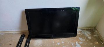 LG 32 inch hd lcd tv met ophangbeugel en afstandbediening beschikbaar voor biedingen