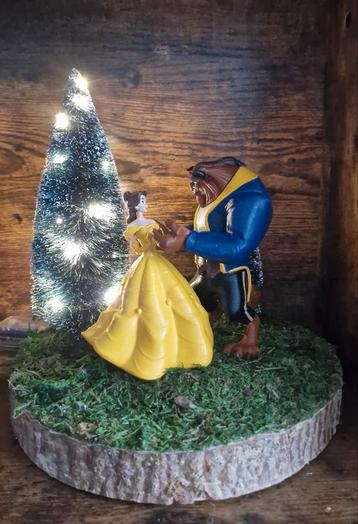 Disney, Beauty and the beast kerst landschap  beschikbaar voor biedingen