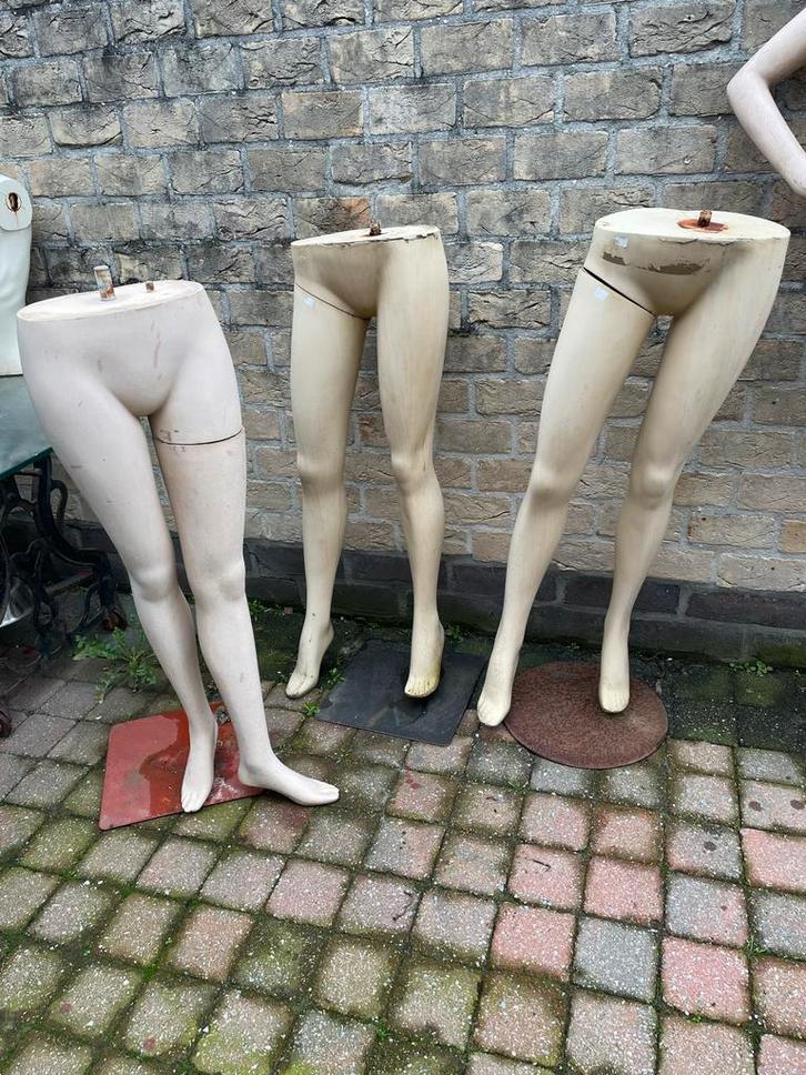 Vintage Etalagepop Benen 60s - Decoratief of als Tafeltje, Antiek en Kunst, Curiosa en Brocante, Ophalen