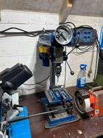 Goede kolomboormachine., Doe-het-zelf en Verbouw, Gereedschap | Boormachines, Ophalen, Variabele snelheid, Zo goed als nieuw, Kolomboormachine