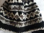 Wollen muts met kwastjes., Ophalen, Zo goed als nieuw, Muts