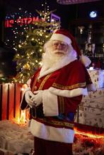 Kerstmankostuum, Ophalen, Zo goed als nieuw