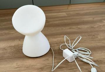 Lamp met verschillende kleuren beschikbaar voor biedingen