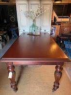 Mahonie eettafel met wieltjes, Huis en Inrichting, Tafels | Eettafels, Ophalen, Zo goed als nieuw, Vijf personen of meer, Rechthoekig