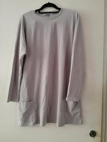 Zachte grijze trui maat XL beschikbaar voor biedingen