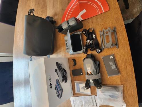 Dji Air 3S fly more combo met vele accessoires, Hobby en Vrije tijd, Modelbouw | Radiografisch | Helikopters en Quadcopters, Zo goed als nieuw