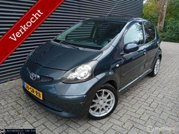 Toyota Aygo 1.0-12V + 5drs, Schuifdak, centrale vergr. beschikbaar voor biedingen