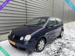 Volkswagen Polo 1.4-16V AUTOMAAT|NW APK|AIRCO|LM VELGEN|NETT, Auto's, Blauw, Startonderbreker, Bedrijf, Euro 4
