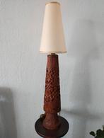 Tafellamp mooi houtsnijwerk, Ophalen of Verzenden, Minder dan 50 cm