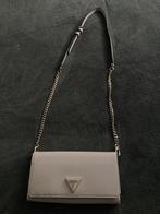 Leuk tasje Guess, Sieraden, Tassen en Uiterlijk, Tassen | Damestassen, Ophalen, Nieuw, Beige, Schoudertasje