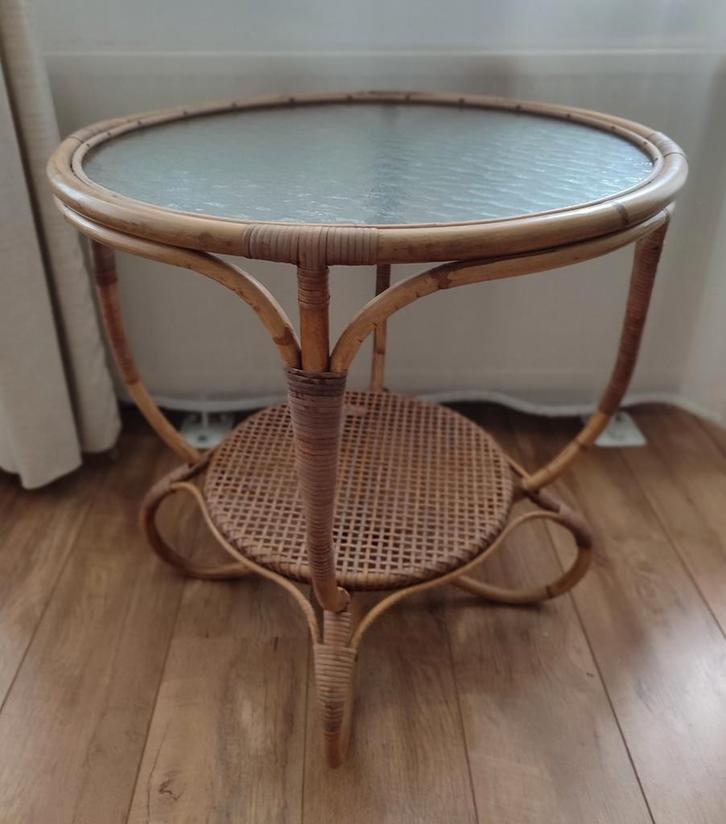 Rotan Tafel tafeltje Rohe Noordwolde gewolkt glas, Huis en Inrichting, Tafels | Bijzettafels, Gebruikt, Rond, 60 cm of meer, 75 cm of meer