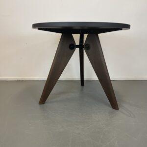 1x Vitra Jean Prouve Gueridon tafel 120 cm Donker – eiken, Huis en Inrichting, Tafels | Bijzettafels, Zo goed als nieuw, 60 cm of meer