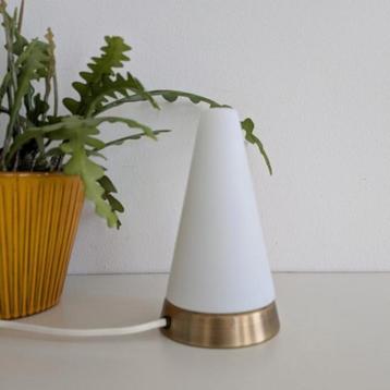 Vintage RS Leuchten Kegel lamp Kegellamp Melkglas + messing  beschikbaar voor biedingen