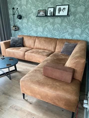 Cognac Hoekbank in Uitstekende Staat beschikbaar voor biedingen